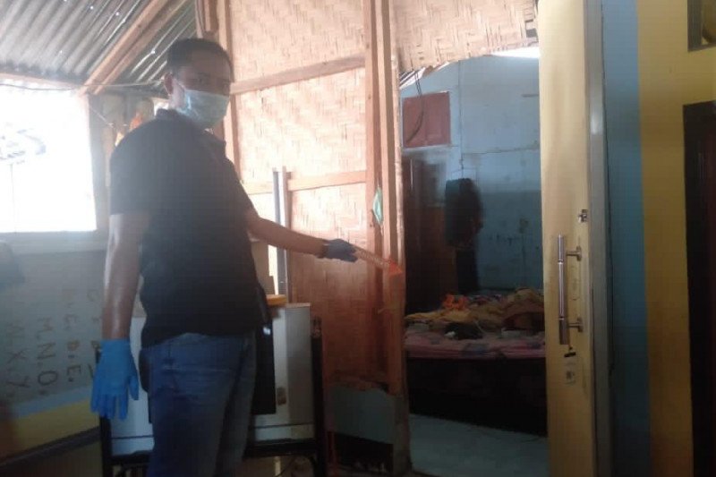 Usai shalat dhuha, seorang ibu di Lombok Utara temukan anaknya tewas tergantung di kamar