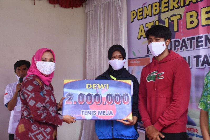 KONI Lombok Utara berikan bonus atlet berprestasi