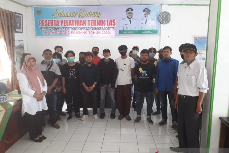 Remaja TPL Padang Panjang mengikuti pelatihan teknik las
