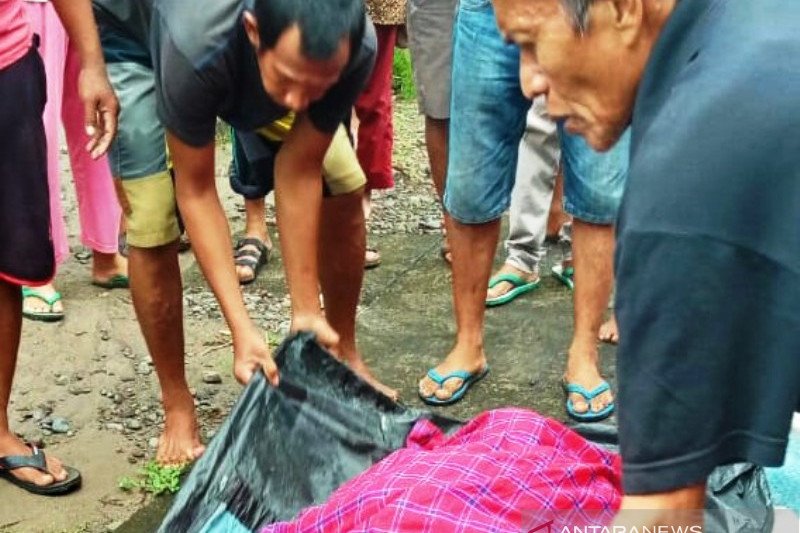 Warga Pariaman ditemukan terdampar tidak bernyawa di pantai