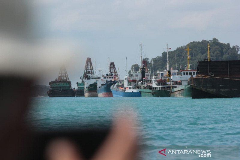 Awal tahun depan Pabrik alumina pertama di Kepri beroperasi