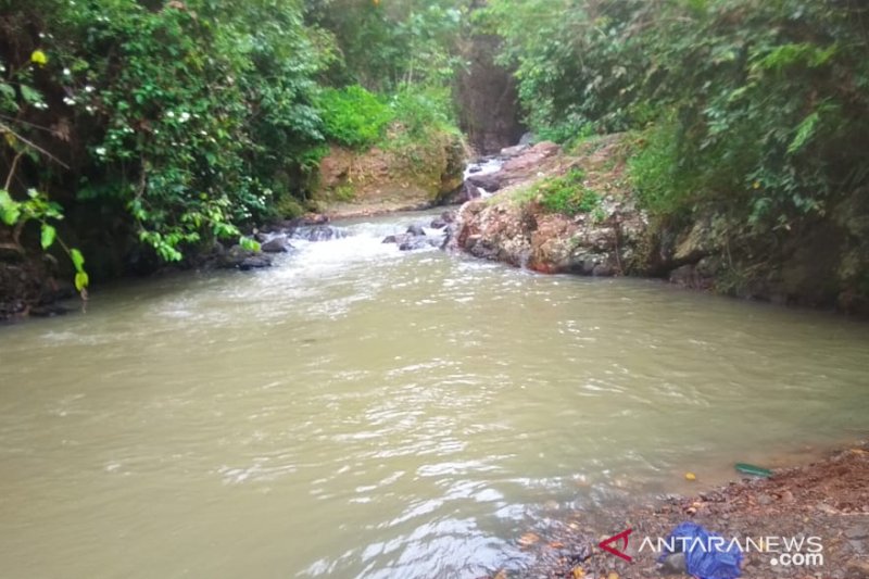 Tim SAR Kabupaten Sukabumi temukan korban tenggelam di Curug Ngeubul