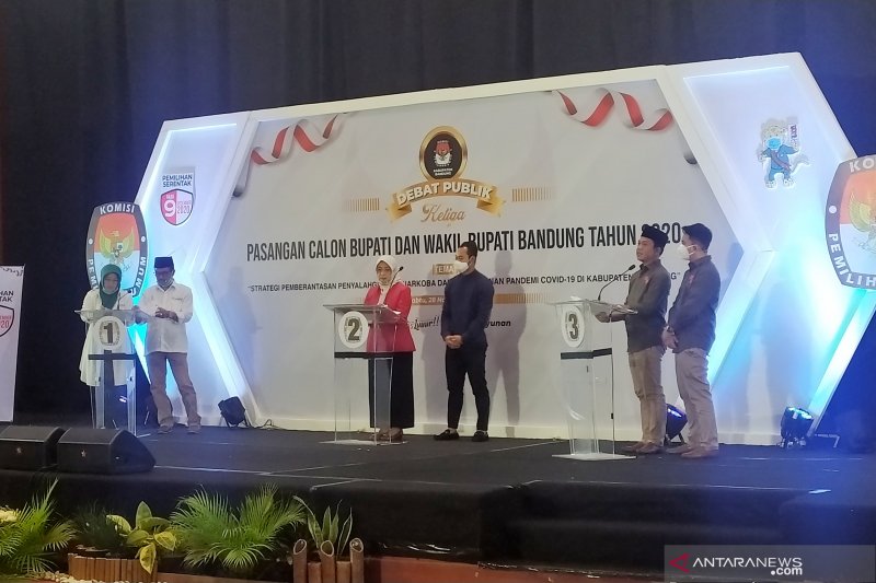 Debat Pilkada Kabupaten Bandung tiga paslon adu gagasan penanganan COVID-19