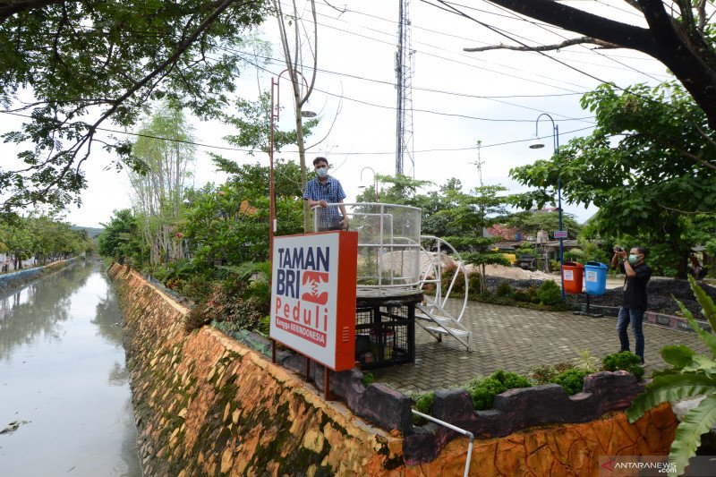 BRI Bersih-berih sungai dan bangun ruang terbuka hijau di Sukareme Bandar Lampung