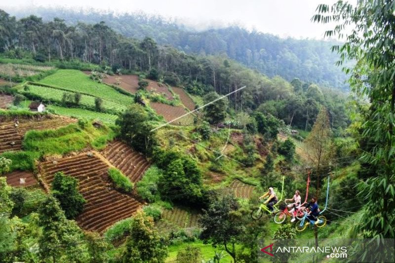 Wisata Lereng Gunung Lawu