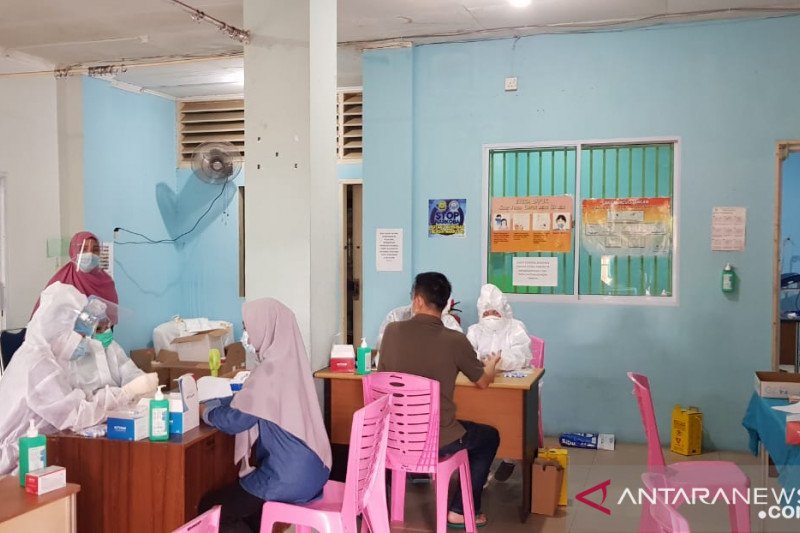 946 petugas KPPS di Kepri reaktif tes cepat COVID-19