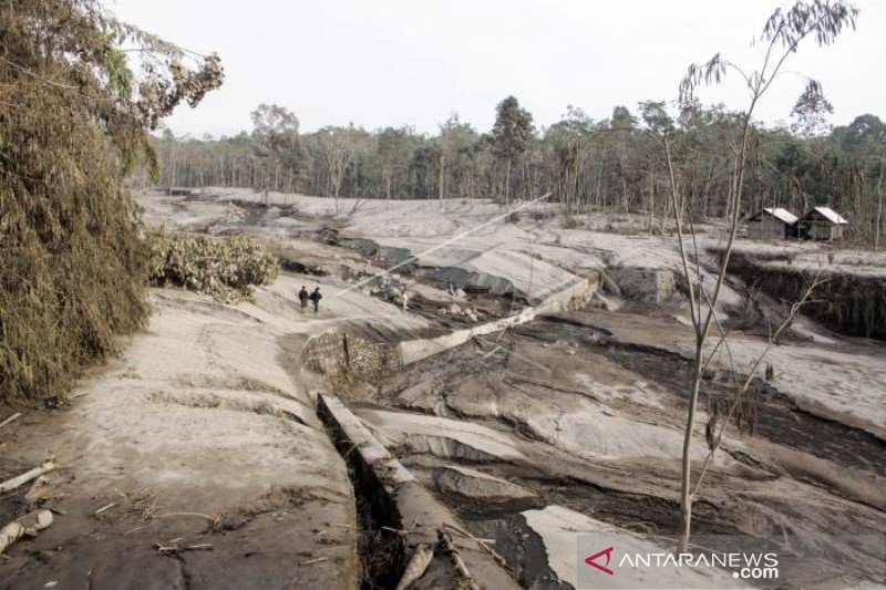 Jalur Lahar Panas Gunung Semeru