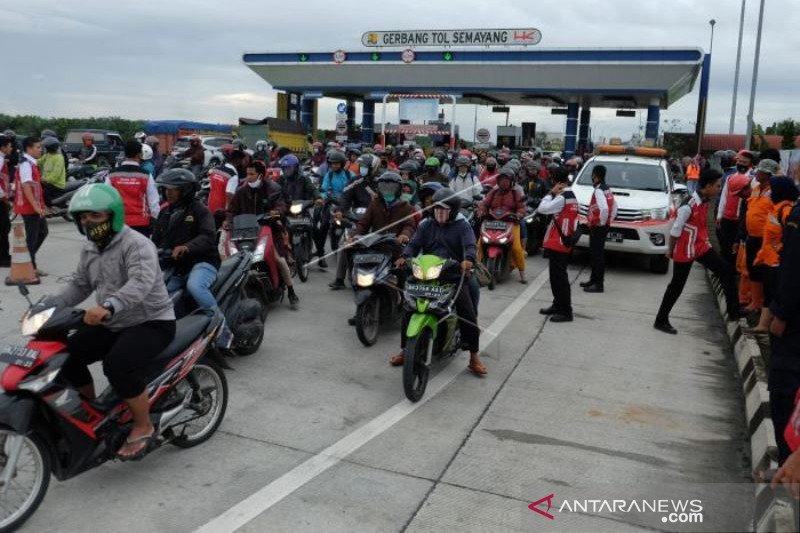 Terobos Tol Dampak Banjir Deli Serdang