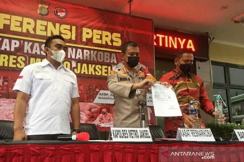 Mantan penyanyi cilik, putus nyambung pakai narkoba