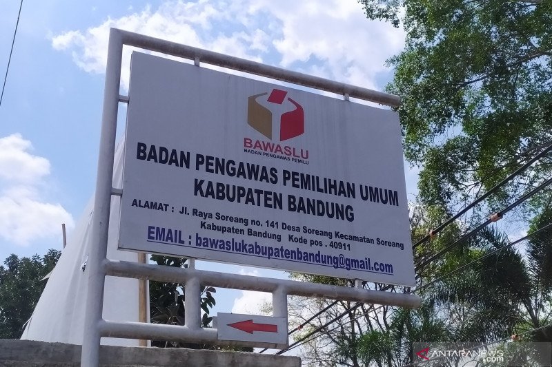 Bawaslu Kabupaten Bandung minta paslon turunkan APK jelang masa tenang Pilkada