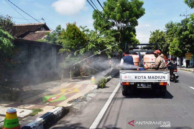 Penyemprotan Disinfektan Di Madiun