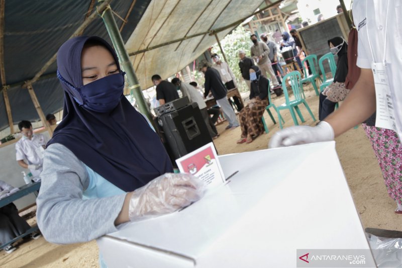Tiga pasangan peserta Pilbup Bandung optimistis menang meski sebagian tidak mencoblos
