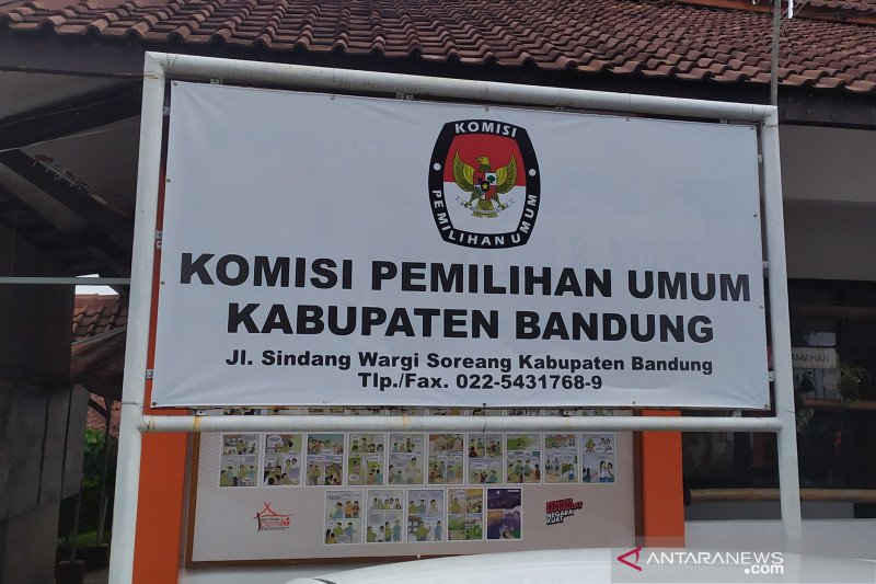 KPU Kabupaten Bandung minta paslon tunggu hasil resmi