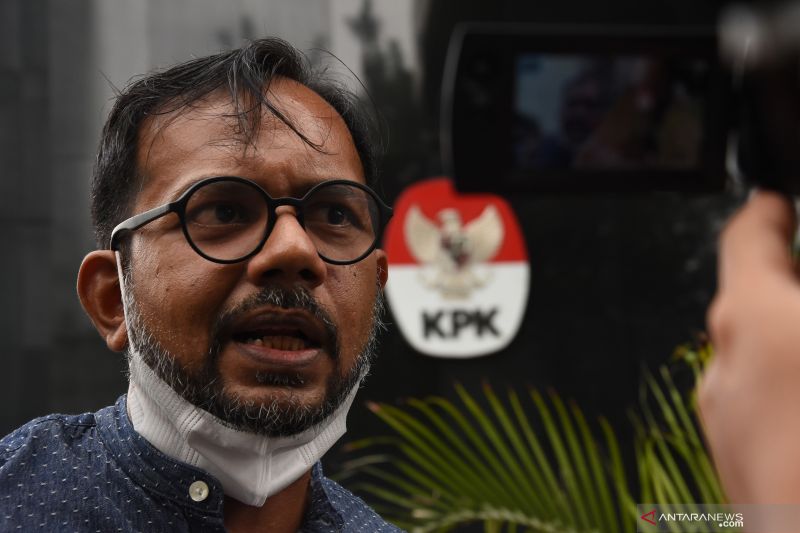 Haris Azhar surati KPK soal tindak lanjut kasus suap di Cirebon dan Mimika