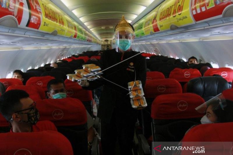 Penerbangan Perdana Air Asia Rute  Jakarta - Padang