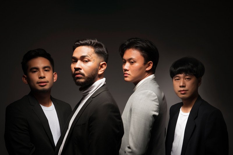 Grup L.Y.O.N dan Rizky Febian kolaborasi di lagu 