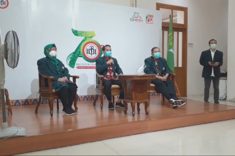 IDI yakini vaksinasi bisa hentikan penularan COVID-19 di Indonesia
