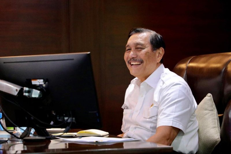 Luhut larang kerumunan di Tahun Baru antisipasi lonjakan kasus COVID-19