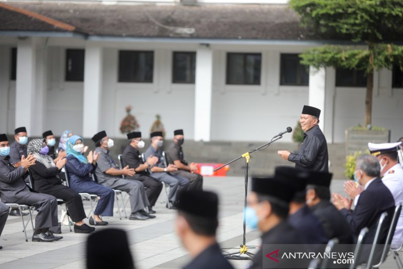 Wali Kota Bandung mutasi Kepala Dinkes di tengah lonjakan COVID-19