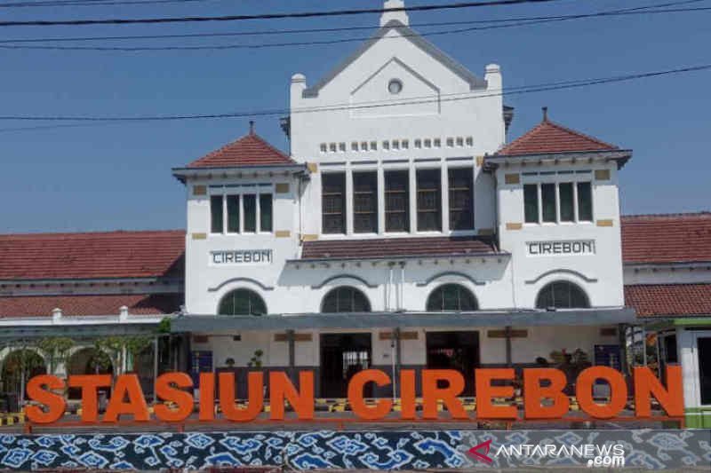 Baru 26 persen, penjualan tiket kereta Natal dan Tahun Baru di Cirebon