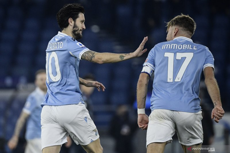 Lazio tundukkan Napoli 2-0