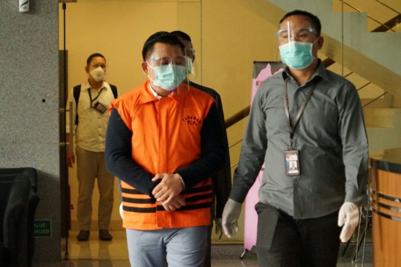 KPK tahan tersangka penyuap mantan Bupati Cirebon