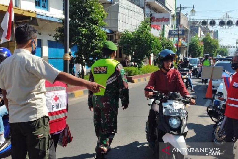 Gugus Tugas Cianjur gelar razia pusat keramaian jelang libur akhir tahun