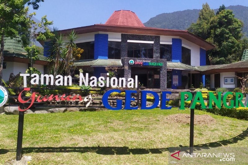 Gunung Gede Pangrango Cianjur kembali tutup jalur pendakian mulai 28 Desember