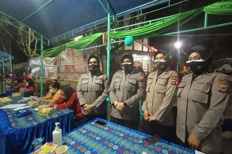 Polisi jaga ibadah malam natal di Gerja GKST Effata Palu