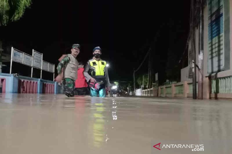 Banjir landa lima kecamatan di Kabupaten Cirebon