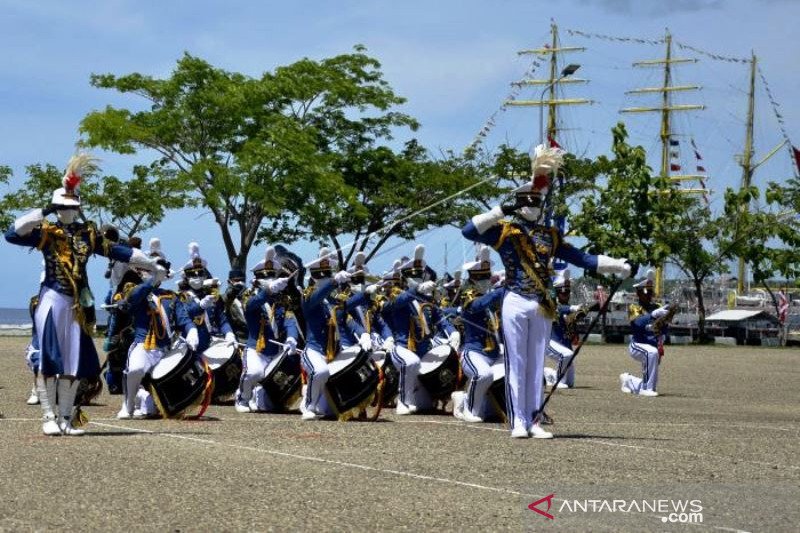 Display Genderang Suling Taruna-Taruni AAL di Kupang