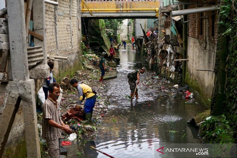 Wakil Wali Kota Bogor ajak warga bersihkan sungai dari sampah