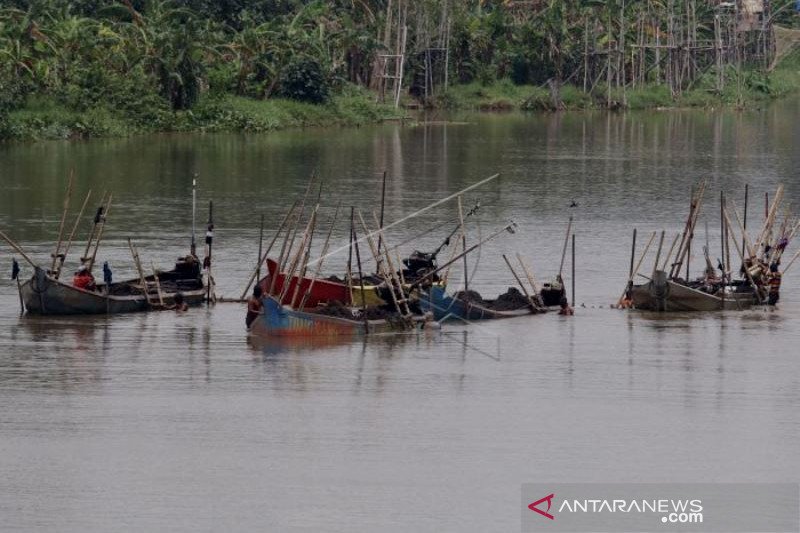 Tambang Pasir Sungai Brantas Marak