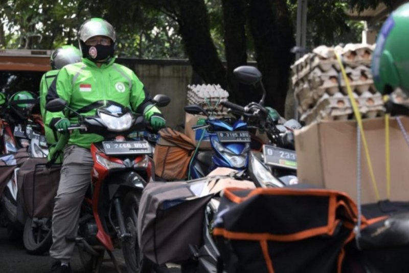 Pemprov Jabar gandeng PT Pos dan tiga bank salurkan Bansos tahap IV