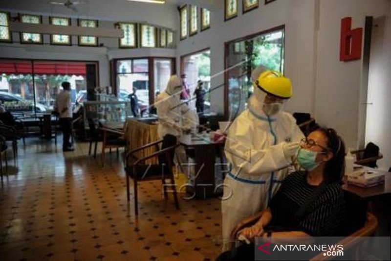 Tes Cepat Antigen Di Restoran