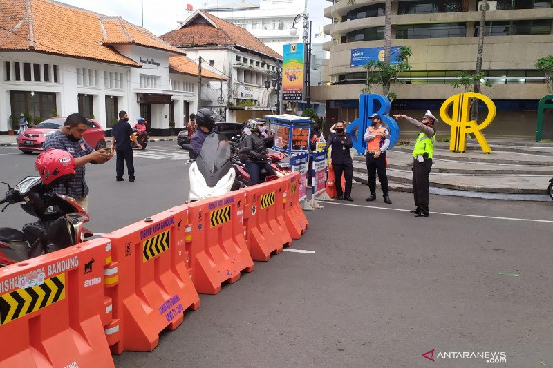 Jalan Braga Bandung mulai ditutup jelang malam pergantian tahun