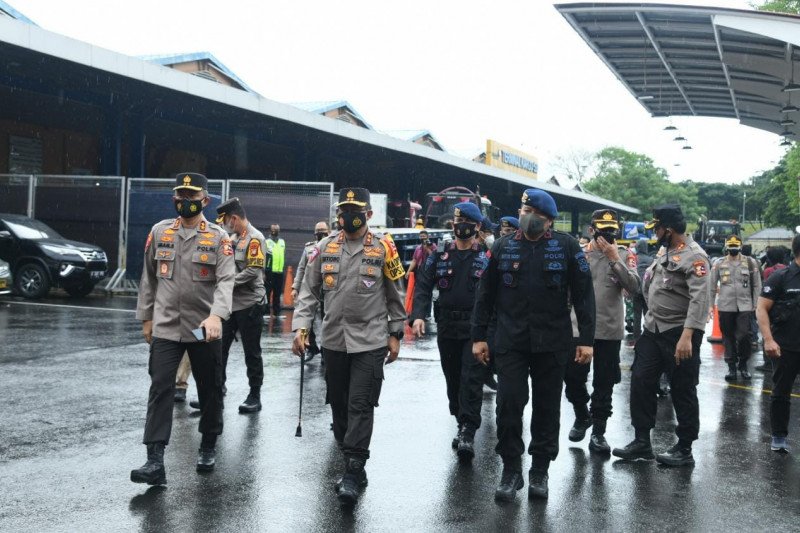 TNI-Polri kawal vaksin sinovac tahap II dari Bandara Soetta menuju Bandung