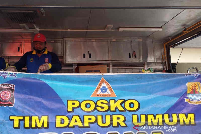 Dinsos Cirebon dirikan dapur umum bagi warga korban puting beliung