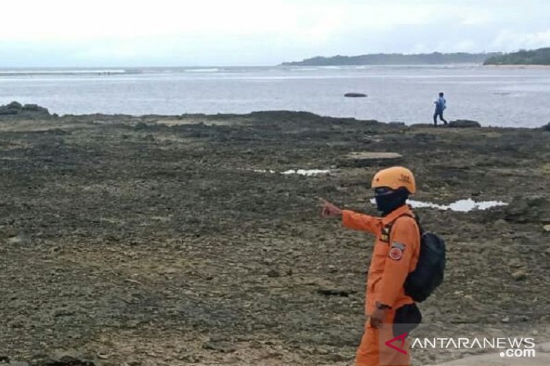 Wisatawan tenggelam di laut Sukabumi belum ditemukan