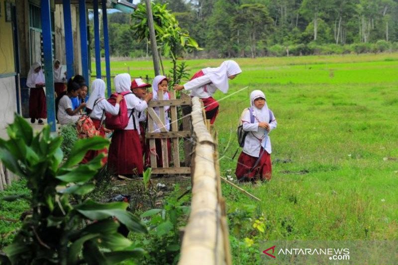 Akses Pendidikan Desa Terpencil Di Kerinci