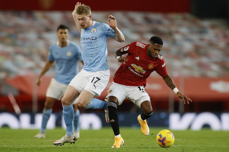 Duo Manchester bertanding, antara kutukan dan dominasi