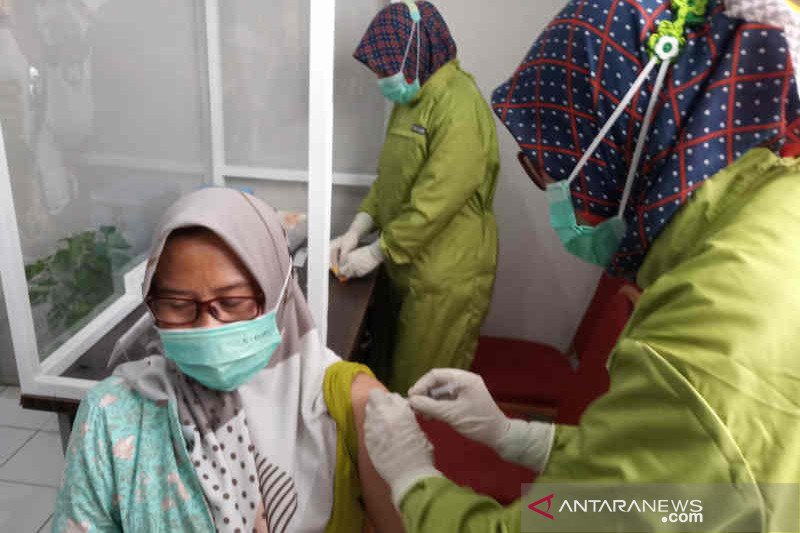 Dinkes Kabupaten Cirebon gelar simulasi imunisasi vaksin COVID-19