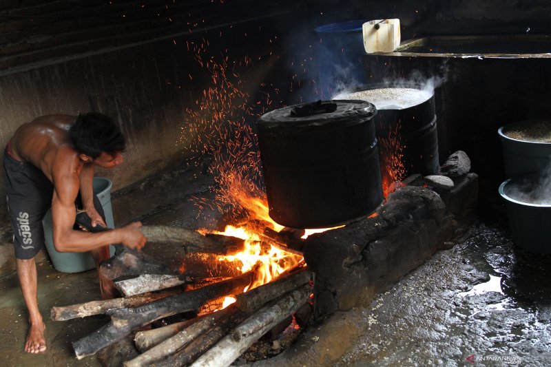 PEMERINTAH PERPANJANG SUBSIDI BUNGA KUR