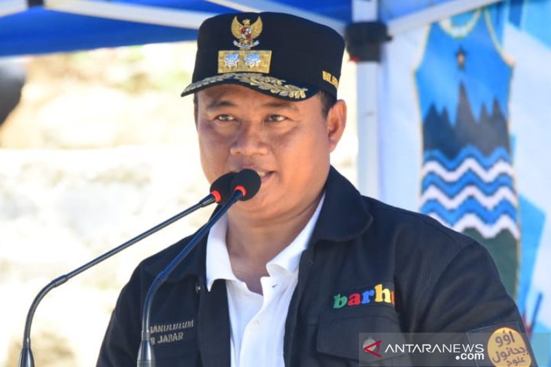 Wagub Jabar tegaskan masyarakat tidak usah ragukan manfaat vaksin COVID-19