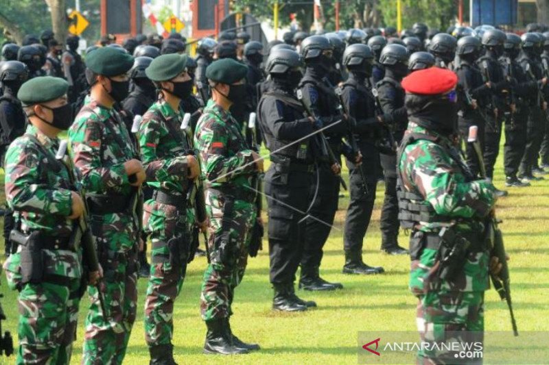 Sinergi TNI dan Polri Menjaga NKRI