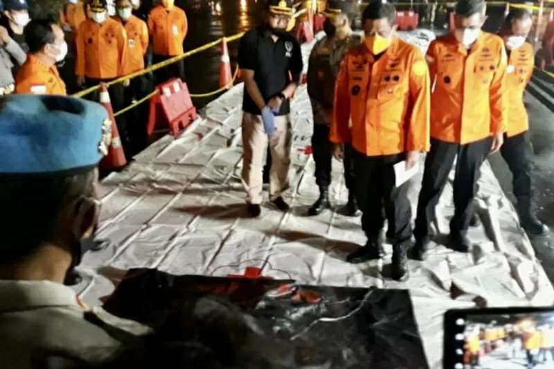 DVI Polri terima serpihan diduga Sriwijaya Air SJ 182