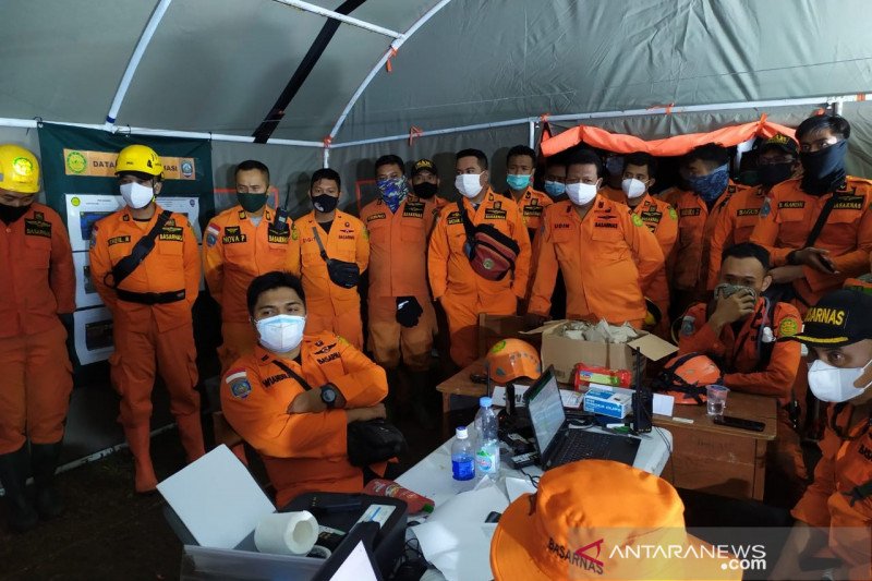 27 orang masih dinyatakan hilang dalam longsor Sumedang