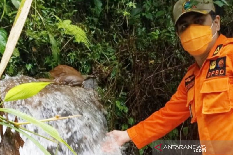 BPBD Bogor alihkan aliran mata air yang sebabkan longsor di Jalur Puncak