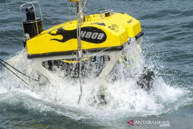 TNI AL Turunkan Robot Bawah Laut  Untuk Mencari Korban Dan Puing Pesawat Sriwijaya