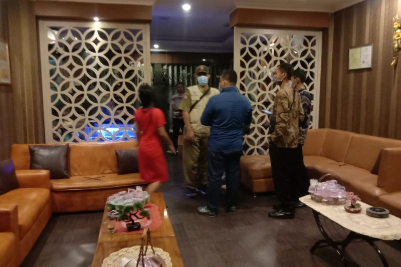 Satgas COVID-19 Sleman beri teguran usaha jasa langgar aturan PPKM